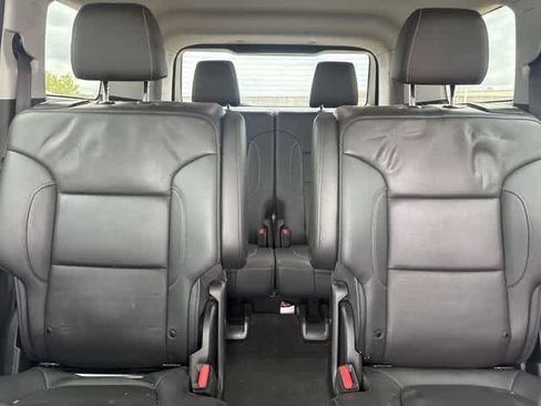 Used 2022 GMC Acadia SLT w/ Technology Package image 20