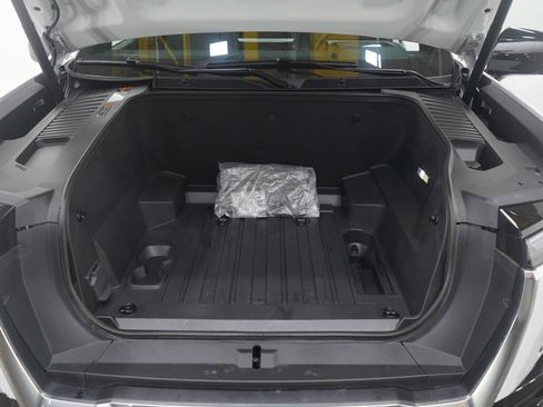 Used 2025 GMC Sierra EV Denali image 37