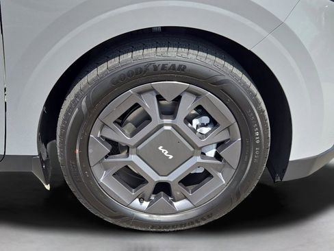 New 2026 Kia Carnival EX image 6