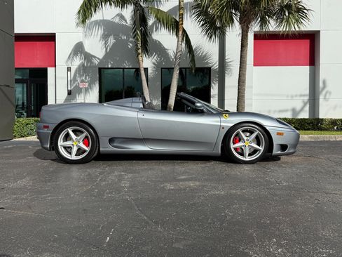 Used 2004 Ferrari 360 Spider image 4