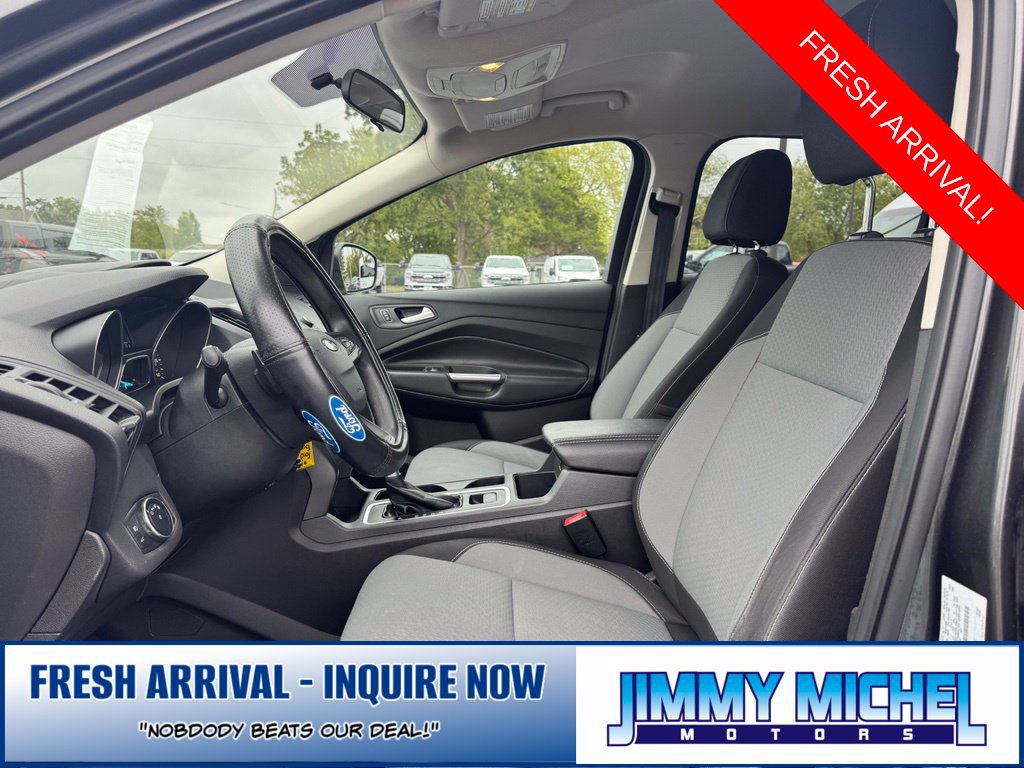 Used 2017 Ford Escape SE w/ SE Cold Weather Package FWD image 5