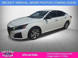 Used 2024 Nissan Altima 2.5 S image 1