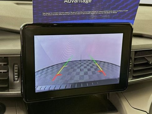 Certified 2022 Ford Explorer XLT w/ Equipment Group 202A image 20