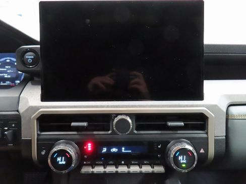 Used 2024 Toyota Tacoma Trailhunter Crew Cab image 12