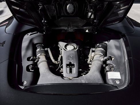 Used 2018 Ferrari 488 Spider image 25