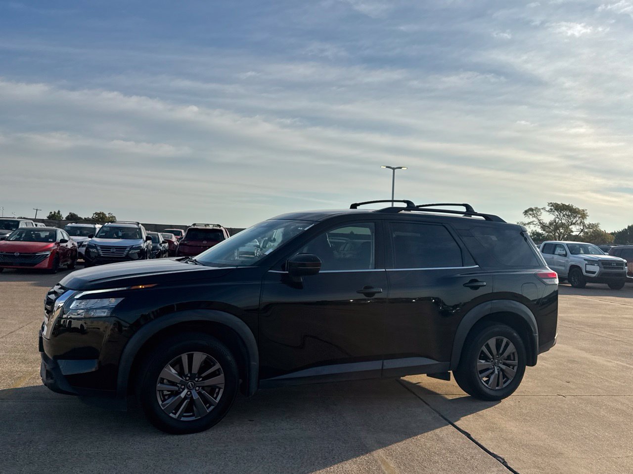 Certified 2024 Nissan Pathfinder SV FWD image 13