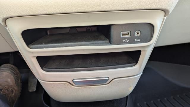 Used 2018 Chrysler Pacifica Touring-L FWD image 11