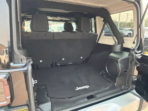 Used 2013 Jeep Wrangler Unlimited Sahara w/ Connectivity Group AWD/4WD image 13
