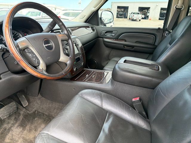 Used 2009 GMC Yukon Denali RWD image 18