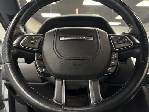 Used 2018 Land Rover Range Rover Evoque SE Dynamic image 34