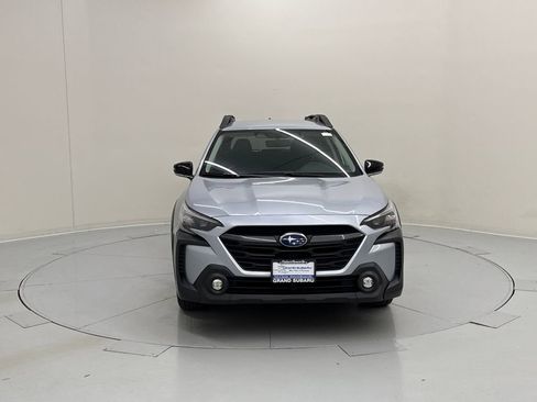 Used 2023 Subaru Outback Premium image 8