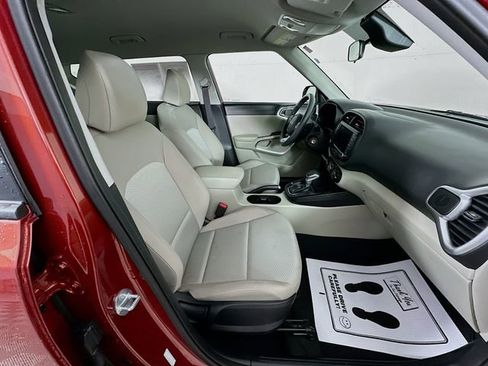 Used 2023 Kia Soul LX image 29