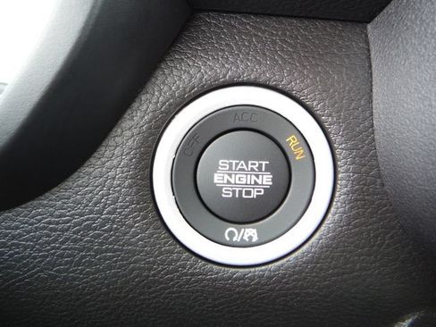 Used 2023 RAM 1500 Big Horn AWD/4WD image 25