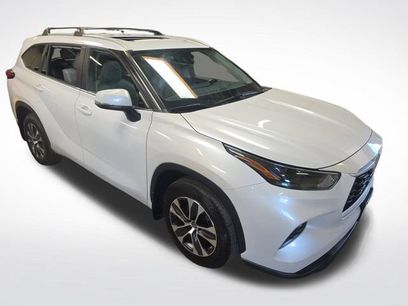 Used 2023 Toyota Highlander XLE