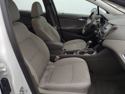 Used 2018 Chevrolet Cruze LT image 21