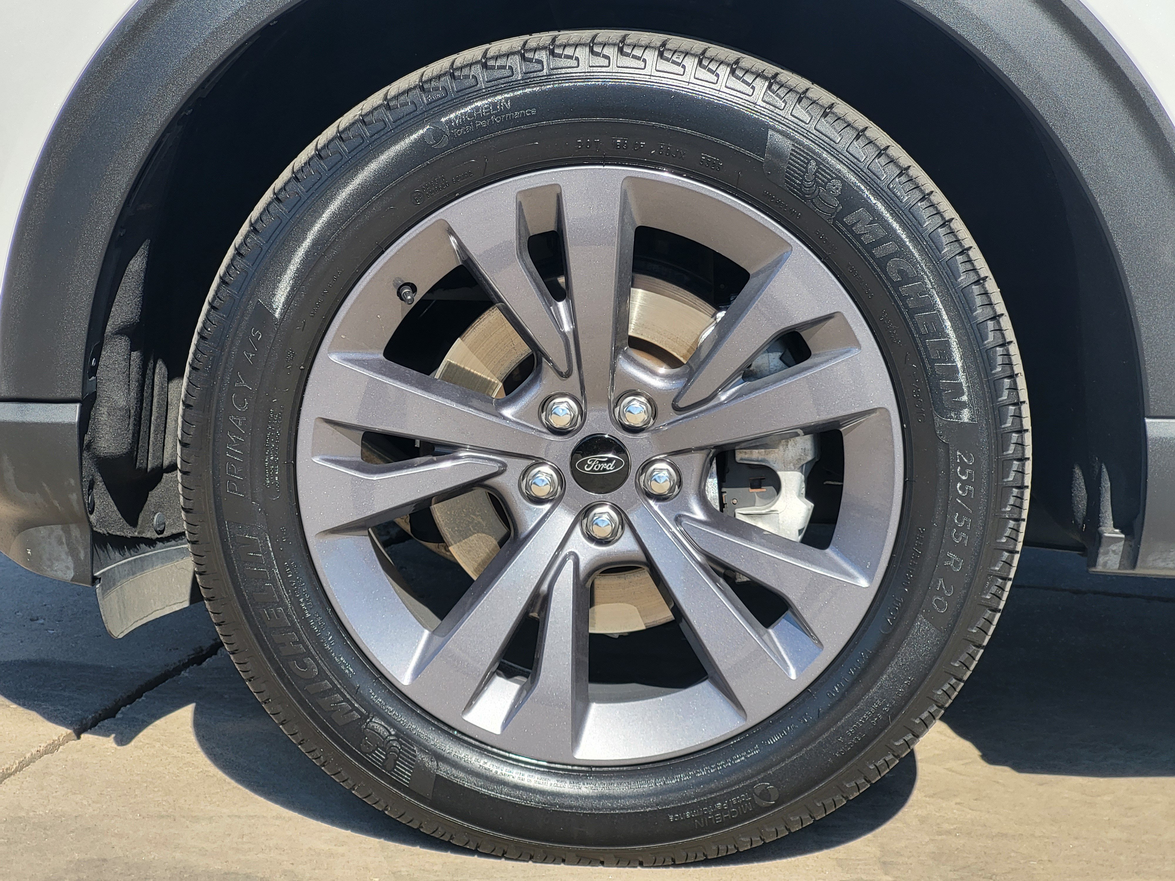 Used 2024 Ford Explorer XLT w/ Equipment Group 202A AWD/4WD image 11