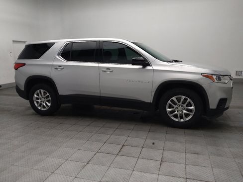 Used 2021 Chevrolet Traverse LS FWD image 11
