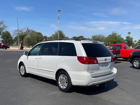 Used 2007 Toyota Sienna XLE image 3
