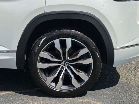 Used 2023 Volkswagen Atlas Cross Sport SEL Premium R-Line AWD/4WD image 17
