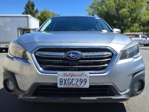 Used 2018 Subaru Outback 2.5i Premium AWD/4WD image 3