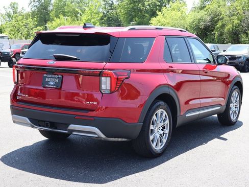 Used 2026 Ford Explorer Platinum AWD/4WD image 3