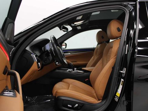 Used 2023 BMW 530i xDrive w/ Premium Package image 14