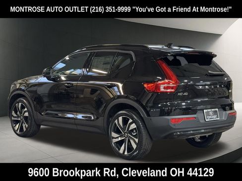 New 2026 Volvo XC40 B5 Plus w/ Protection Package Premier AWD/4WD image 3