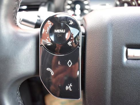 Used 2020 Land Rover Discovery Sport SE AWD/4WD image 23