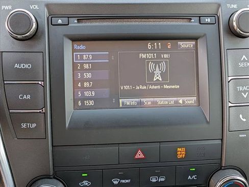 Used 2017 Toyota Camry SE FWD image 14