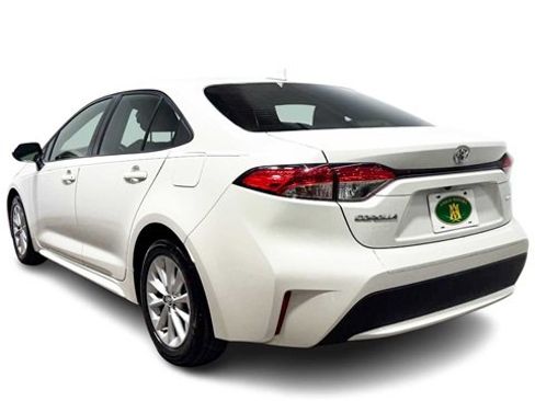 Used 2020 Toyota Corolla LE image 2