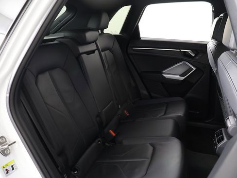 Used 2025 Audi Q3 2.0T Premium image 29