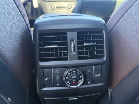 Used 2016 Mercedes-Benz GL 550 4MATIC image 12