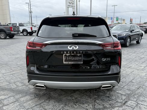 Certified 2024 INFINITI QX50 Luxe FWD image 9