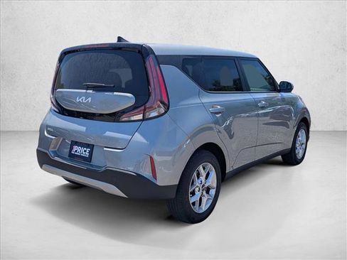 Used 2024 Kia Soul LX w/ Option Group 015 FWD image 5