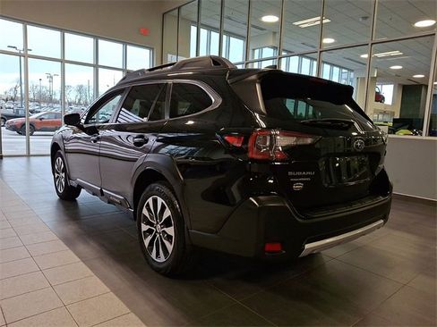 Used 2023 Subaru Outback Limited w/ Popular Package #2 image 4