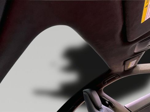 Used 2021 Porsche Taycan 4S image 27