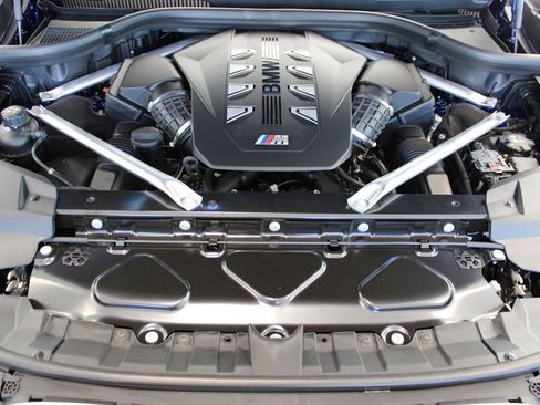 Used 2025 BMW X7 M60i AWD/4WD image 37
