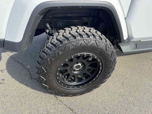 Used 2020 Jeep Gladiator Overland image 39