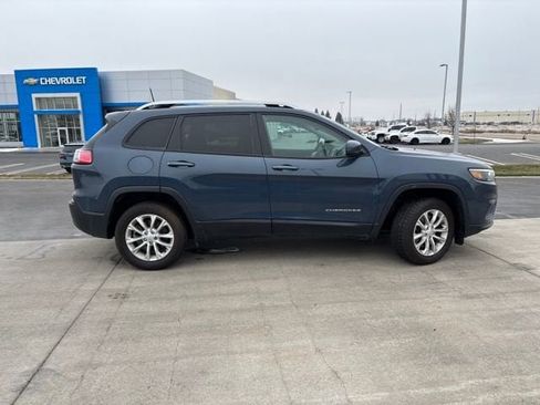 Used 2021 Jeep Cherokee Latitude w/ Mopar Interior Package AWD/4WD image 2