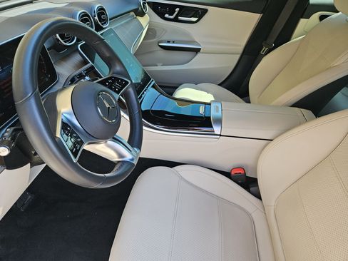 Used 2024 Mercedes-Benz C 300 Sedan image 9