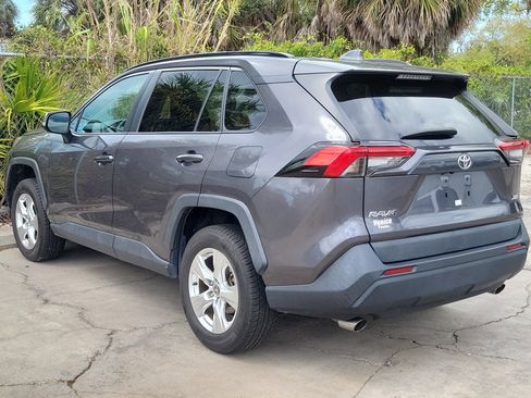 Used 2021 Toyota RAV4 XLE w/ Convenience Package image 5