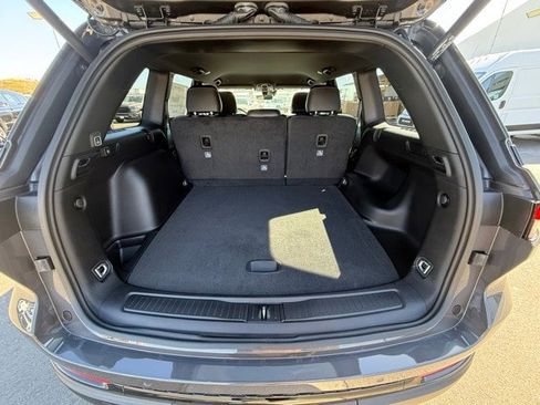 New 2025 Jeep Grand Cherokee Altitude image 20