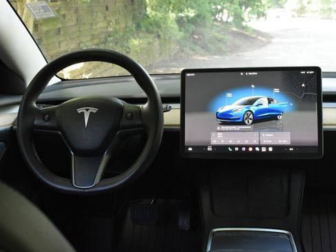 Used 2022 Tesla Model 3 Long Range AWD/4WD image 21