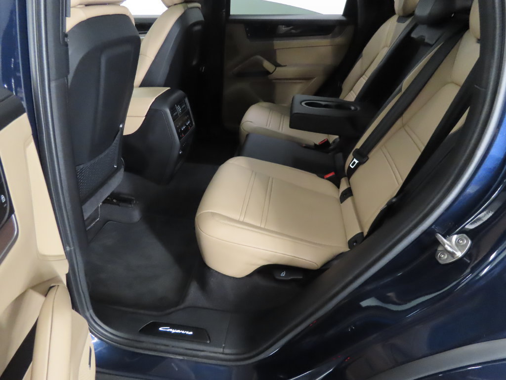 Used 2025 Porsche Cayenne S AWD/4WD image 45