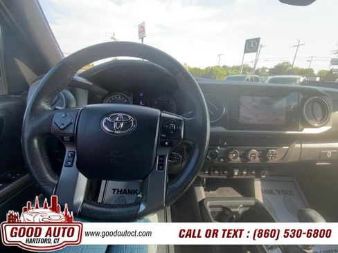 Used 2019 Toyota Tacoma TRD Sport w/ Technology Package AWD/4WD image 12
