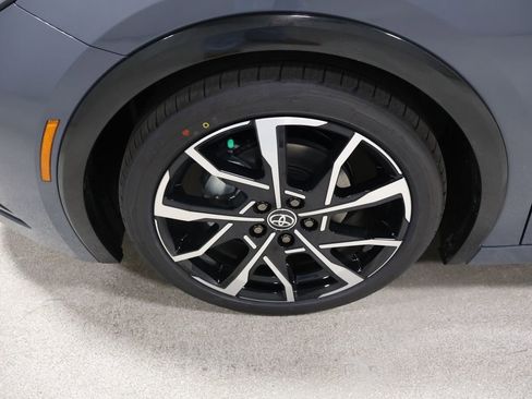 New 2026 Toyota Prius Plug-In Hybrid FWD image 9