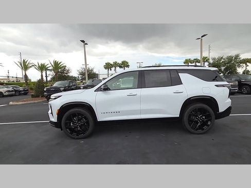 New 2026 Chevrolet Traverse RS w/ LPO, Floor Liner Package FWD image 18