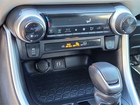 Used 2023 Toyota RAV4 XLE Premium image 17