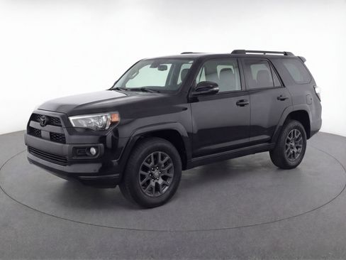 Used 2025 Toyota 4Runner SR5 image 3