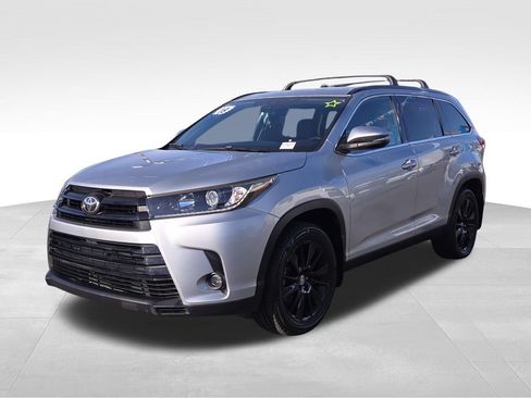 Used 2019 Toyota Highlander SE AWD/4WD image 1